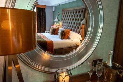 Pitlochry House | Exceptional Craigmhor Lodge & Courtyard: 10/10 Guest Rated