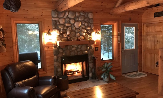 Wetmore Cabin | Exceptional Cranberry Lake Log Cabin: Private, Pet Friendly Retreat
