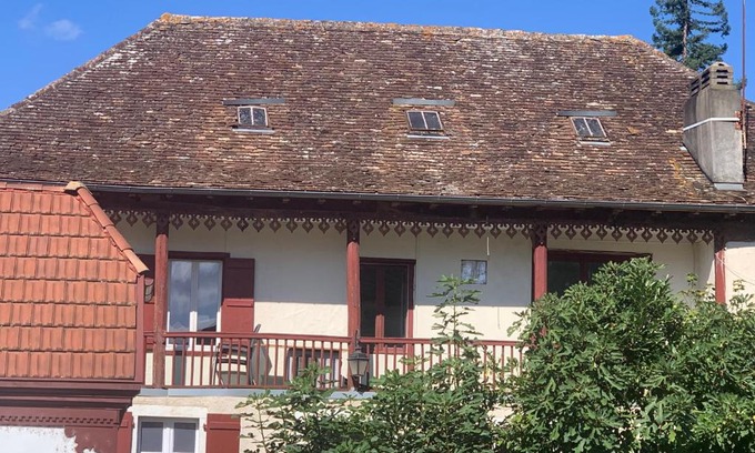 Salies-de-Bearn Apartment | Kid-Friendly Craven Cottage with Kitchen Amenities Await