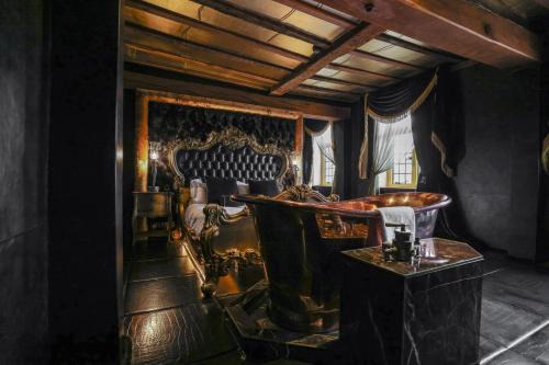 Beaconsfield Hotel | Indulge at Crazy Bear Beaconsfield: Pool & Hot Tub Oasis