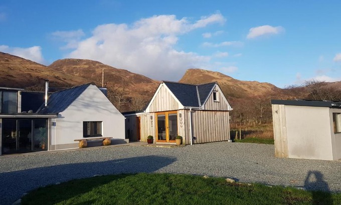 Nostie House | Cozy Creaggan Ard Guest House - 8.7/10 for Families