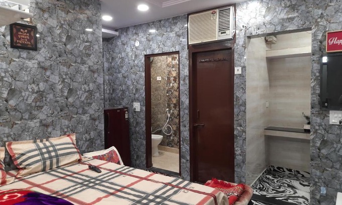 Lajpat Nagar Apartment | Explore Posh Lajpat Nagar: Private Apartment with Kitchen