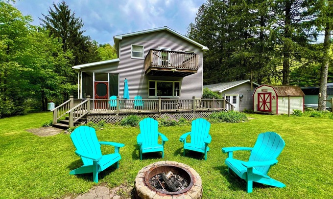 Hyner House | Discover Otter Lodge on Pine Creek with Private Creek Access