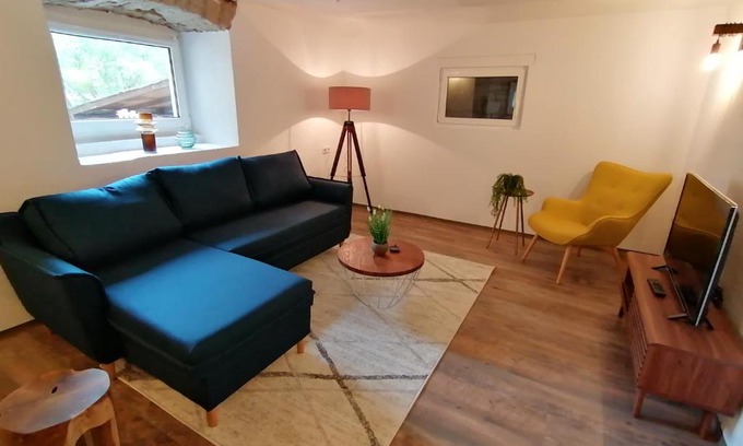 Glanbrucken House | Creek Inn: Pet-Friendly Stay with Contactless Check-in