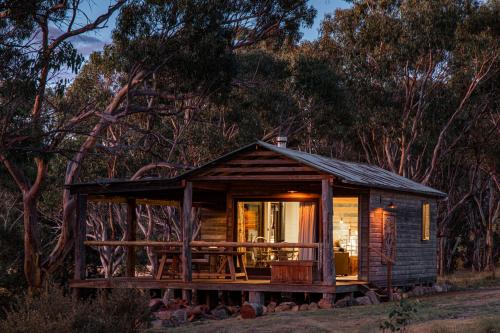 Matheson House | Secluded Creek Shack - Pet-Friendly Retreat in Nature