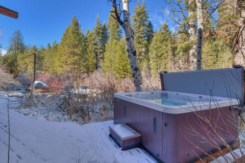 Alpine Meadows House | Creek Side Retreat: 4 Suites, Hot Tub & Pet Welcoming