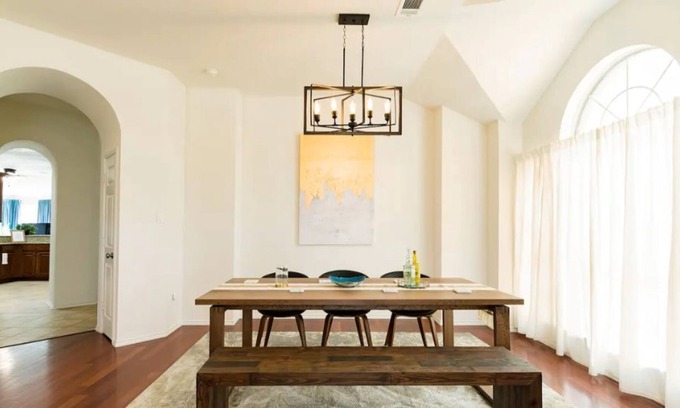 Allen House | Creek side brick house with pool for family & work