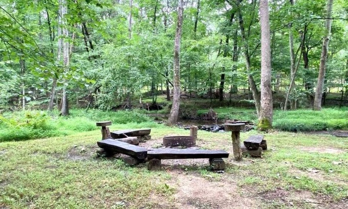 Berkeley Springs Cabin | Creek-side Cabin Summ