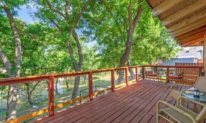 Belton House | Experience Tranquility at Creekside Treehouse Retreat