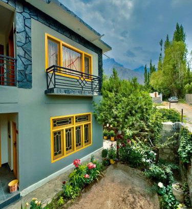 Skardu Bed & Breakfast | Creek Villa Skardu