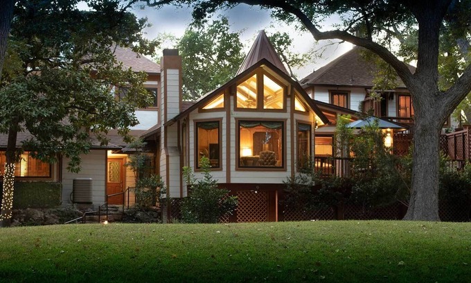 Wimberley Bed & Breakfast | Relax at Creekhaven Inn & Spa: Oceanfront Retreat Awaits