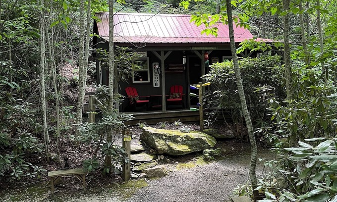 Fancy Gap Cabin | Guest Rated 10/10: Creekside at Do Drop Inn Cabin Rentals