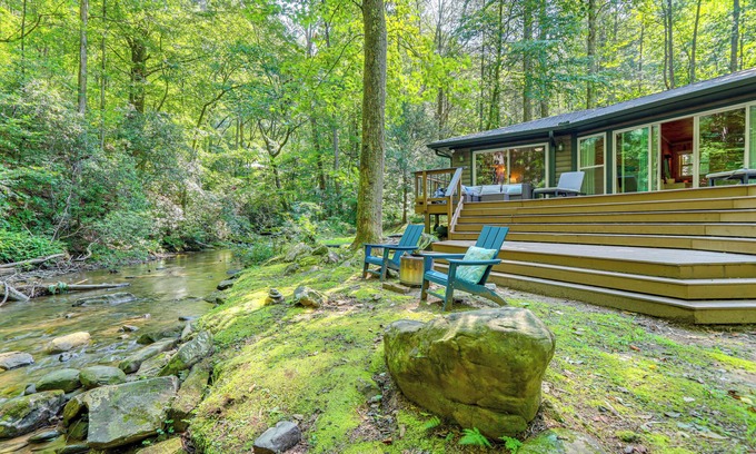Walnut Mountain Cabin | Creekside Cabin Rental ~ 8 Mi to Downtown Ellijay!