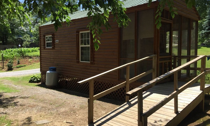 Bryson City Cabin | Top-Rated Creekside Cabins with Ocean View & Pet-Friendly Stay