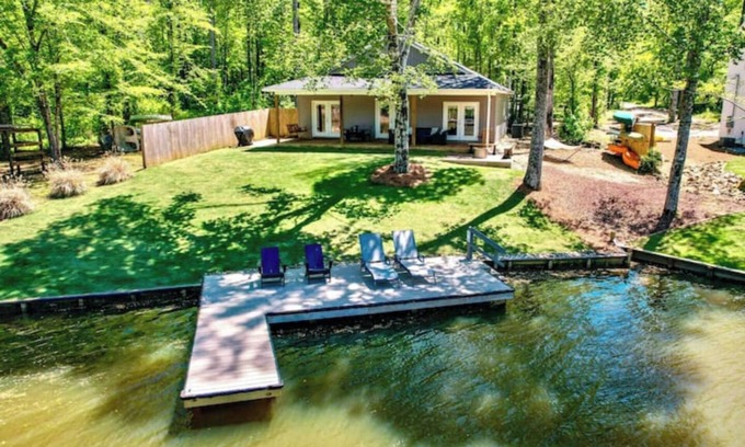 Jacksons' Gap House | Creekside Cottage-kayaks/fire pit/pet friendly