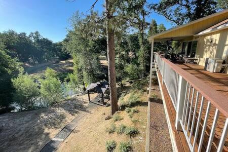 Oakhurst House | Pet-Friendly Creekside Dream with Game Room & BBQ Area