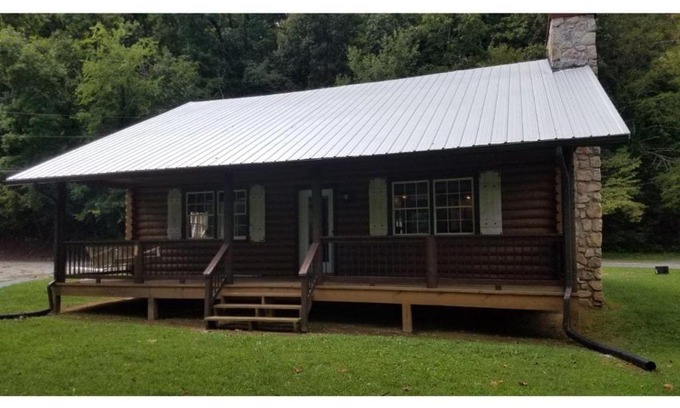 Pigeon Forge House | Creekside Haven - Authentic Cabin with Hot Tub for Families
