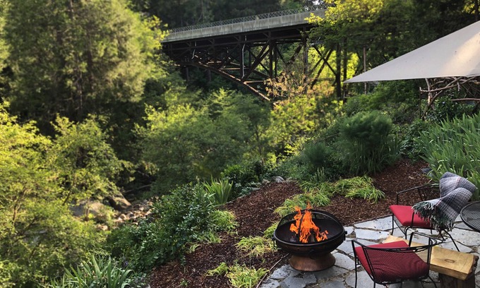 Nevada City Cabin | Pet-Friendly Creekside Hideaway with Pool and Spa Amenities
