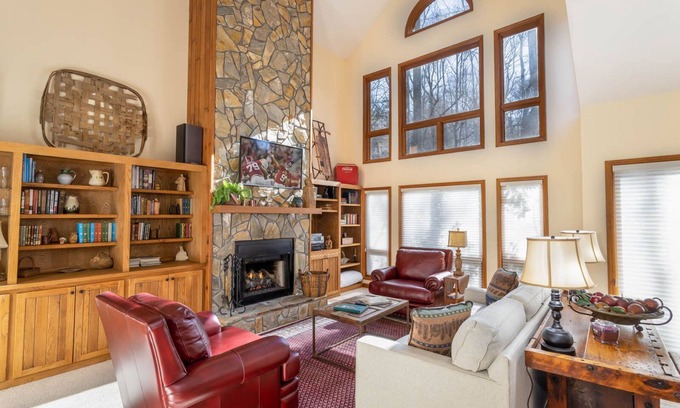 Boone House | Pet-Friendly Creekside Home with Resort Amenities