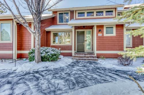 Redmond House | Top-Rated Creekside Village with Pool & Hot Tub Retreat
