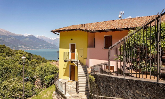 Cremia House | Cremia Lake View By Halldis
