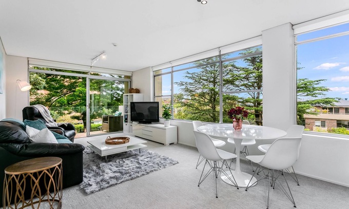 Cremorne Apartment | Top-Rated 2 Bedroom Harrison Street Retreat in Cremorne