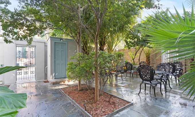 Faubourg Marigny Condo | Historic NOLA Suite with Balcony Steps from Bourbon Street
