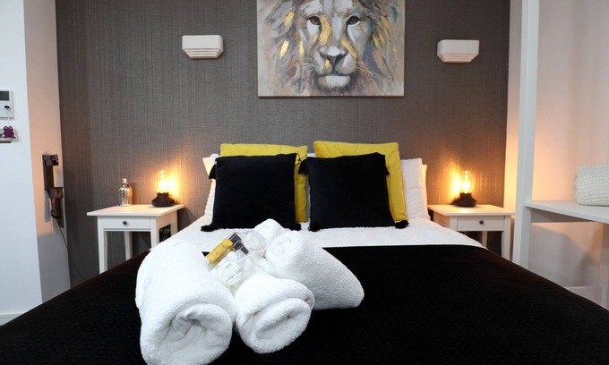 Eastbourne City Centre Apartment | Cosy Crescent Apartment with Breakfast and Accessibility