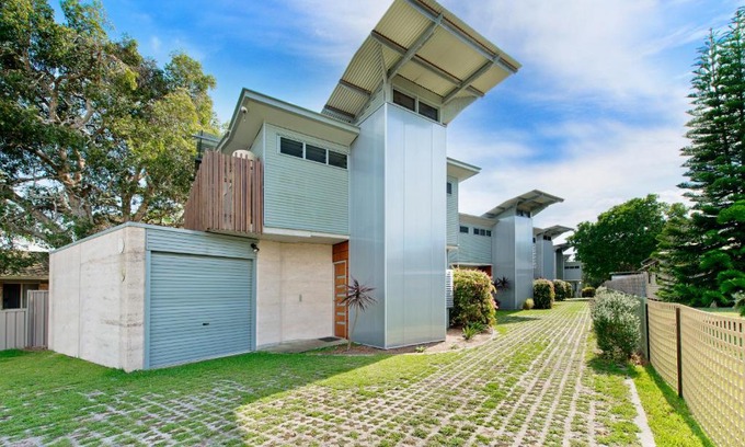 Crescent Head House | Relaxing Crescent Head Spa Villa with Hot Tub & Pet-Friendly