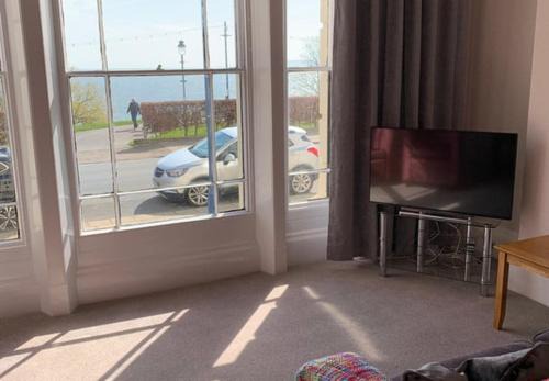 Muston House | Crescent View: Breathtaking Sea Views & Family Friendly