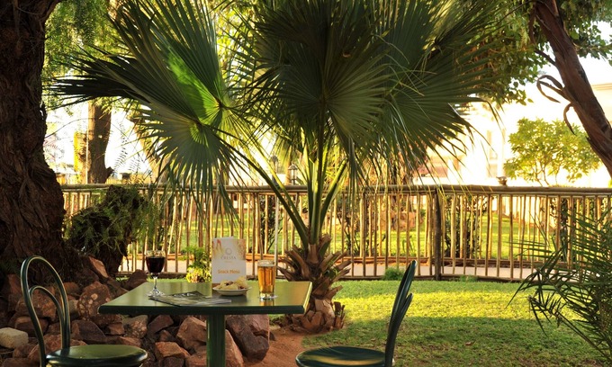 Palapye Hotel | Family-Friendly Cresta Botsalo with Pool and Restaurant