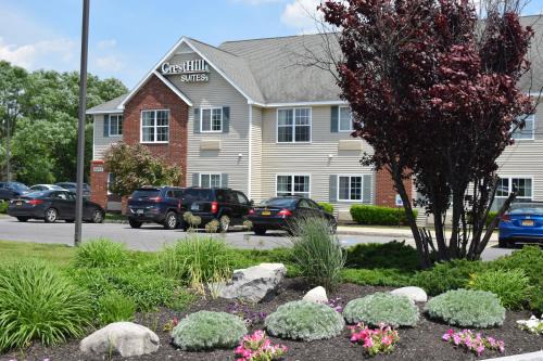 East Syracuse Hotel | Pet-Friendly Cresthill Suites Syracuse with Scenic Ocean Views