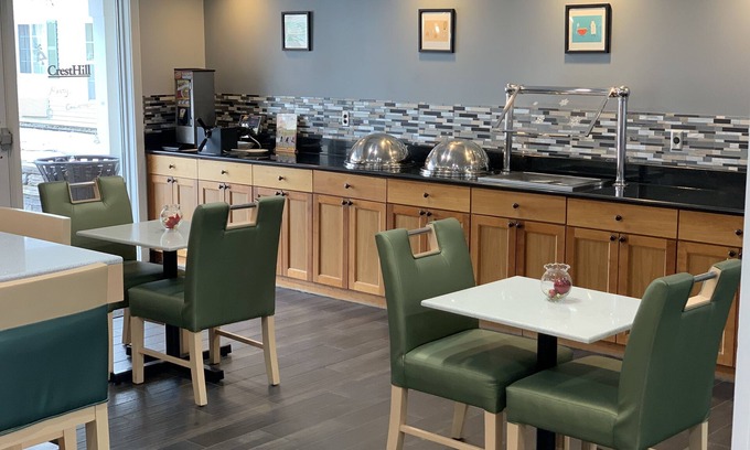 East Syracuse Hotel | Discover Cresthill Suites Syracuse: Family-Friendly Comfort