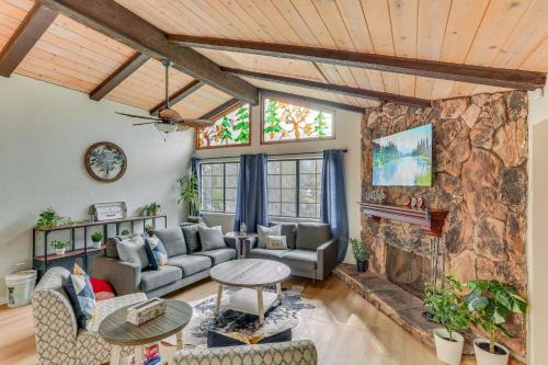 Crestline House | Cozy Crestline Retreat with Hot Tub Just Steps to Lake