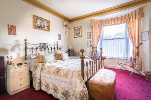 Lincoln House | Experience Comfort at Creston Villa Guest House, 5-Star Stay
