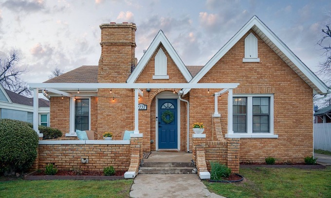 Crestwood Cottage | Discover Crestwood Cottage: Pet-Friendly Oasis with Pool