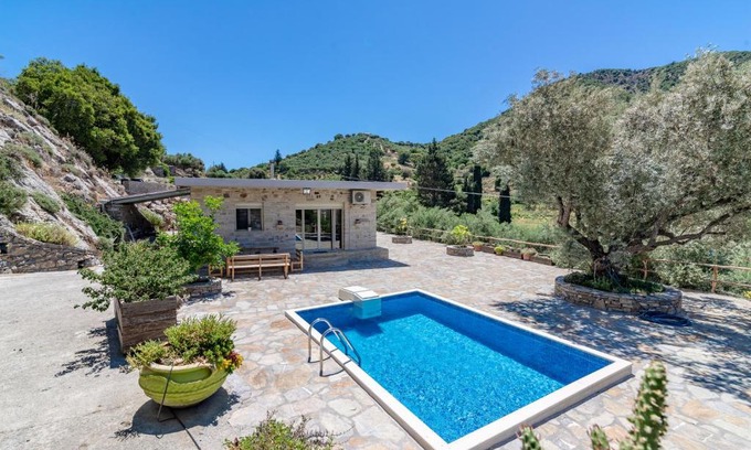 Vorizia Villa | Scenic Cretan Nature Villa Alexandra with Oceanfront Pool