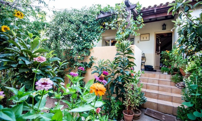 Kokkini Chani Apartment | Pet-Friendly Cretan Roots Home with High Guest Satisfaction