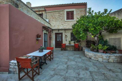 Tilisos Villa | Experience Cretan Traditional Home: Pet-Friendly Retreat