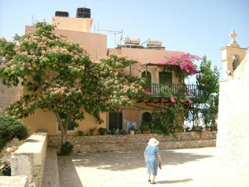 Myrtos House | Pet-Friendly CretanHouse with Oceanfront Views Await You