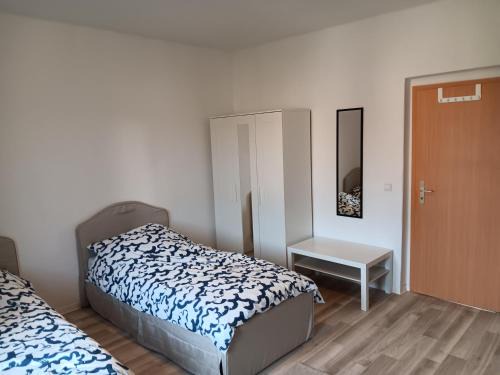 Merseburg Apartment | Convenient 3-Room Apartment Near Leuna Werk for Workers