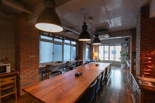 Shin-Osaka Villa | CREWSO Designers House: Ideal Retreat with Hot Tub Access