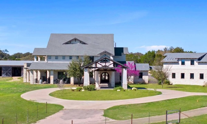 Dripping Springs House | Cricket Hill Ranch: Private Retreat with Inviting Pool