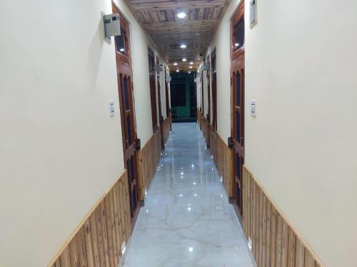 Rampur Bed & Breakfast | Charming Crimson Inn B&B: Child-Friendly & Highly Rated