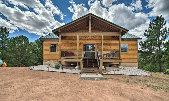 Cripple Creek Cottage | Scenic Cripple Creek Mountain Retreat with Hot Tub & Views