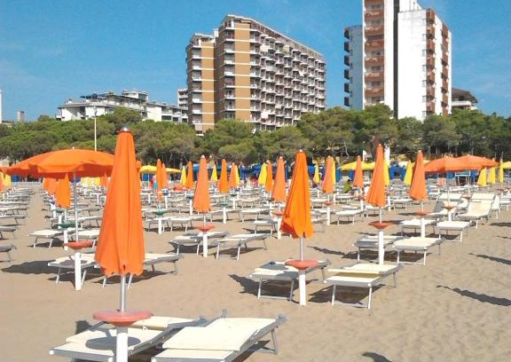 Lignano Sabbiadoro Apartment | Enchanting Cristallo Residence: 4-Star Oceanfront Retreat