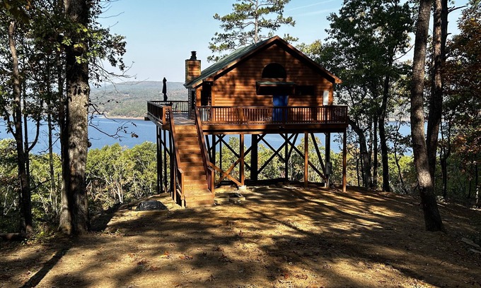 Bee Branch Cabin | Discover Crockett's Escape Treehouse by Greers Ferry Lake