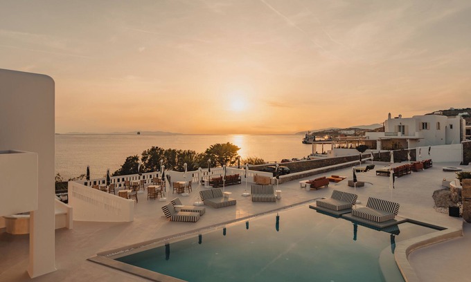 Tourlos Hotel | Indulge at Croco Mykonos: Ocean View, Pool & Spa Awaits