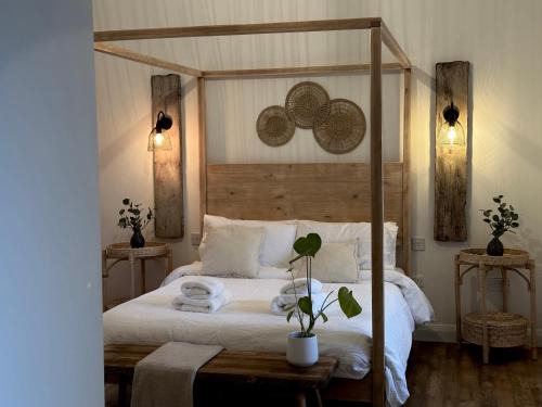 Annalong House | Pet-Friendly Croft Cottage with Hot Tub & 10/10 Guest Rating