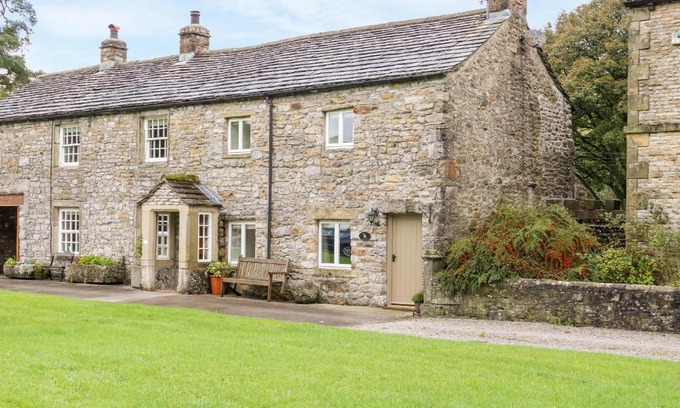Arncliffe House | Discover Family-Friendly Comfort at Croft Cottage